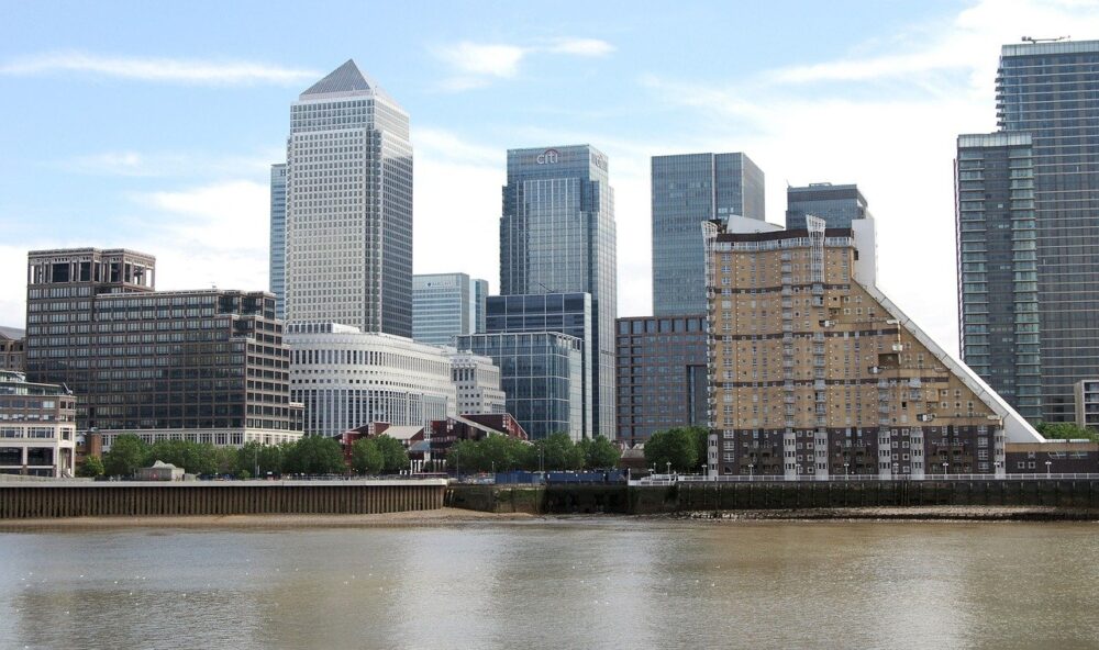 canary-wharf-421998_1280_pixabay_As per the survey done by World Bank, it views the global economy to swing 4%, within 2021, rejects the slump down threats