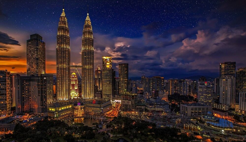 kuala-lumpur-1820944_1280_Walkerssk-482 Images_Pixabay_Amidst a lower interest budget, Global sukuk issuance is poised to surge above $150bn this year