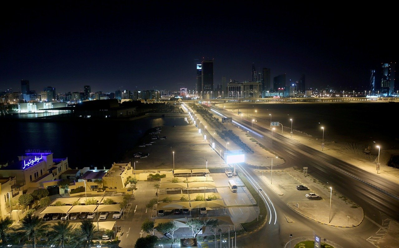 night-604103_1280_pixabay_misbahhammoud_5 images_Despite the roadblocks faced in 2020 due to COVID-19, Bahrain lures around $885Mn Investments within the preceding year 2020