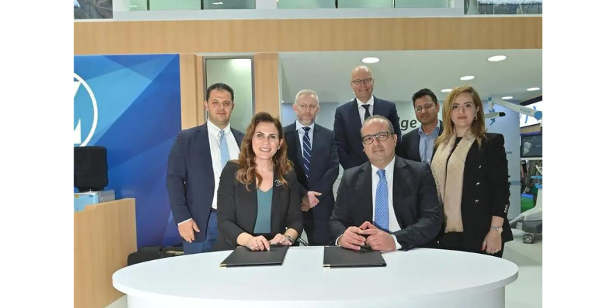 Farah Hamdan, Zimmer Biomet General Manager, MENAT region, and Monzer Abdel Samad, General Manager, ABAM signing the agreement 