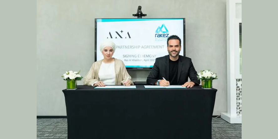 RAKEZ VAS Director Kutyba Al Issa and Ana Concierge Services Founder and CEO Soumeya Ghenam during the MoU signing. (Image courtesy: RAKEZ)
