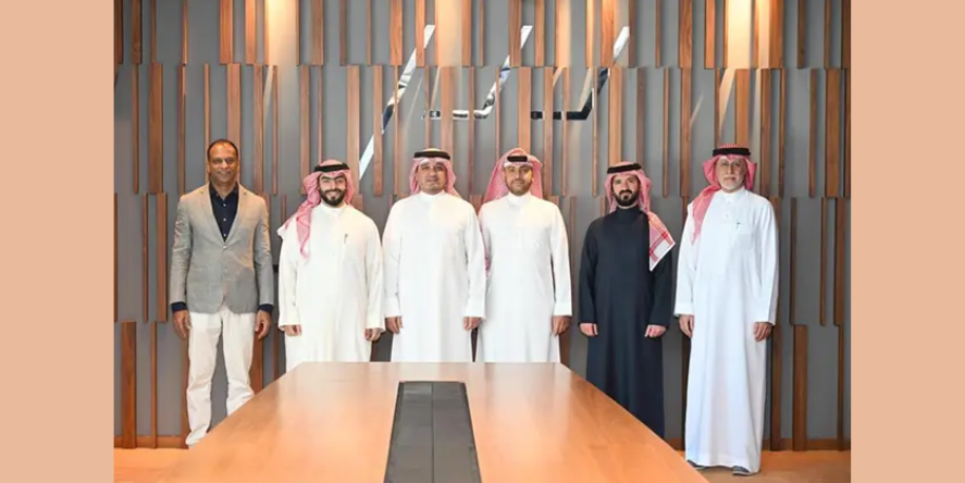 Seef Properties and Estater International agreement signing ceremony. Image Courtesy: Seef Properties