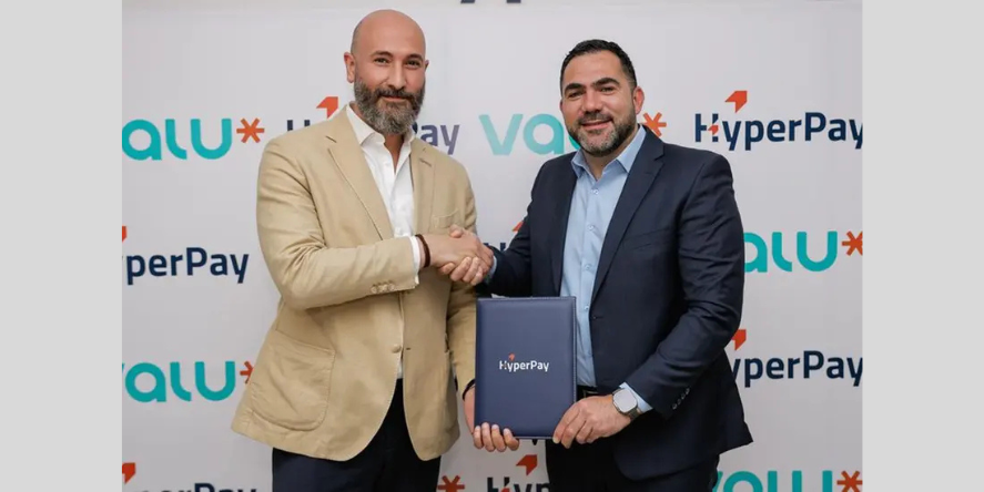 HyperPay Founder and CEO Muhannad Ebwini, and Mohammad Al Yousef, Chief Executive Officer of Valu Jordan. Image Courtesy-Valu