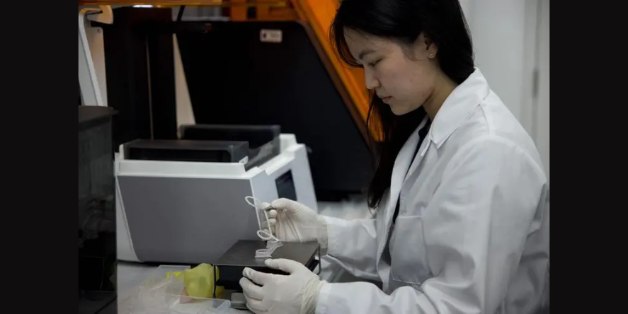 Lily- stent improves drainage after weight-loss surgery. Image Courtesy NYU Abu Dhabi