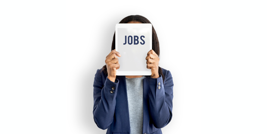 Spotting Scams in Visa-Sponsored Job Offers (Image Courtesy - rawpixel.com on Magnific)