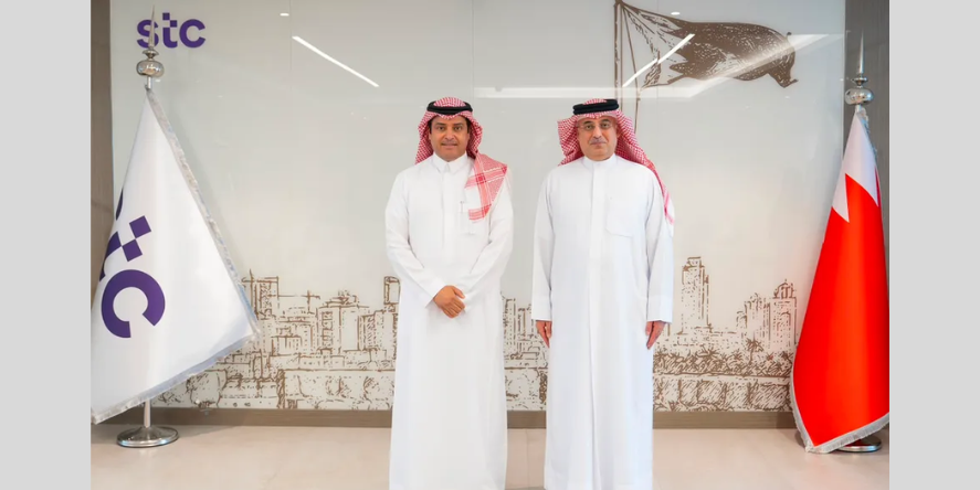 Eng. Khalid Al Osaimi, Chief Executive Officer at stc Bahrain, and Dr. Mohamed E. AlAseeri, Chief Executive Officer of the Bahrain Space Agency (BSA). (Image courtesy: stc Bahrain official website)