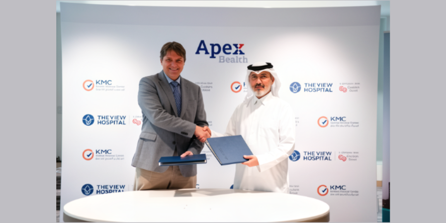 Mr. Mohammad Al Mana with Mr. Yannis Angouras during the signing of the collaboration agreement to provide cord blood banking services to families in Qatar. (Image Courtesy: Sidra Medicine official website)