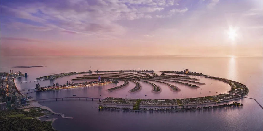 Nakheel, a member of Dubai Holding Real Estate, has unveiled a limited release of 44 beachfront villas designs on Frond F at Palm Jebel Ali. Image Courtesy: Nakheel
